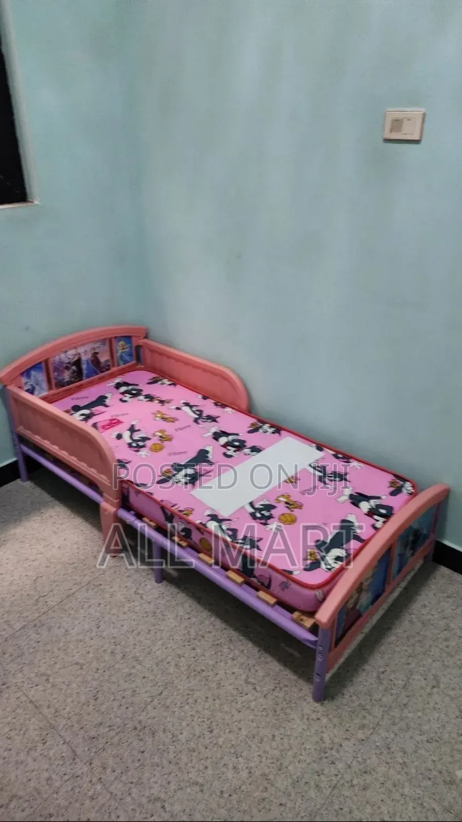Adorable Baby/Kids Bed - Strong Safe Cute!