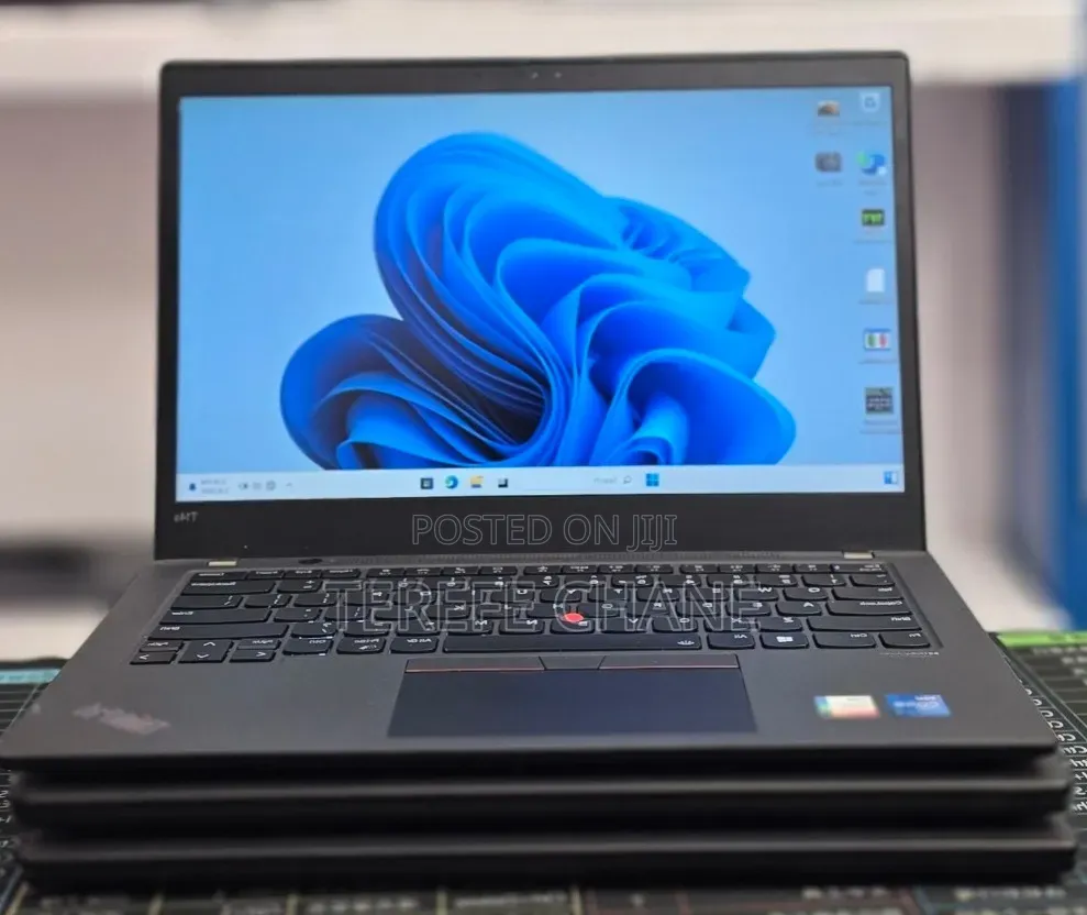 New Laptop Lenovo ThinkPad T14s G4 16GB Intel Core i5 SSD 512GB