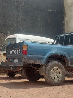 Toyota Hilux 1996 Blue