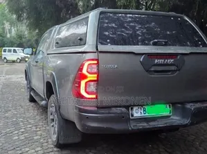 Toyota Hilux 2021 Gray