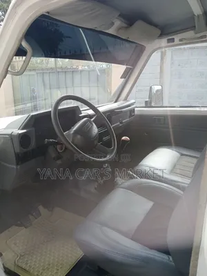 Toyota Land Cruiser 2005 White
