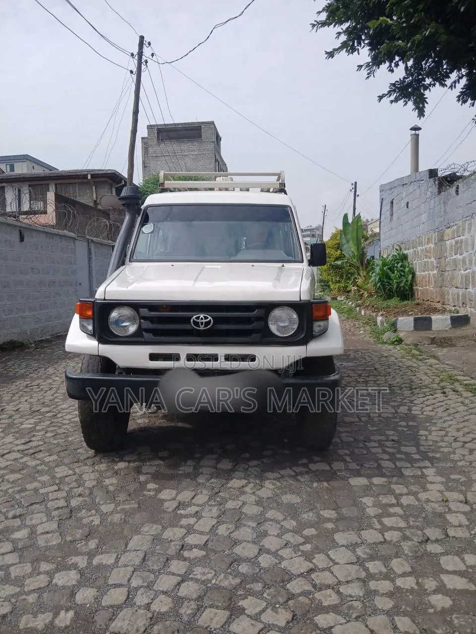 Toyota Land Cruiser 2005 White