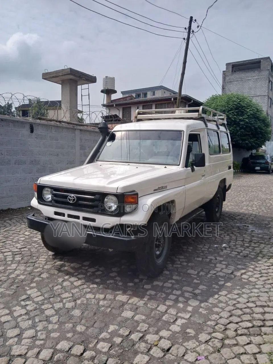 Toyota Land Cruiser 2005 White