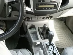 Toyota Hilux 2010 Silver