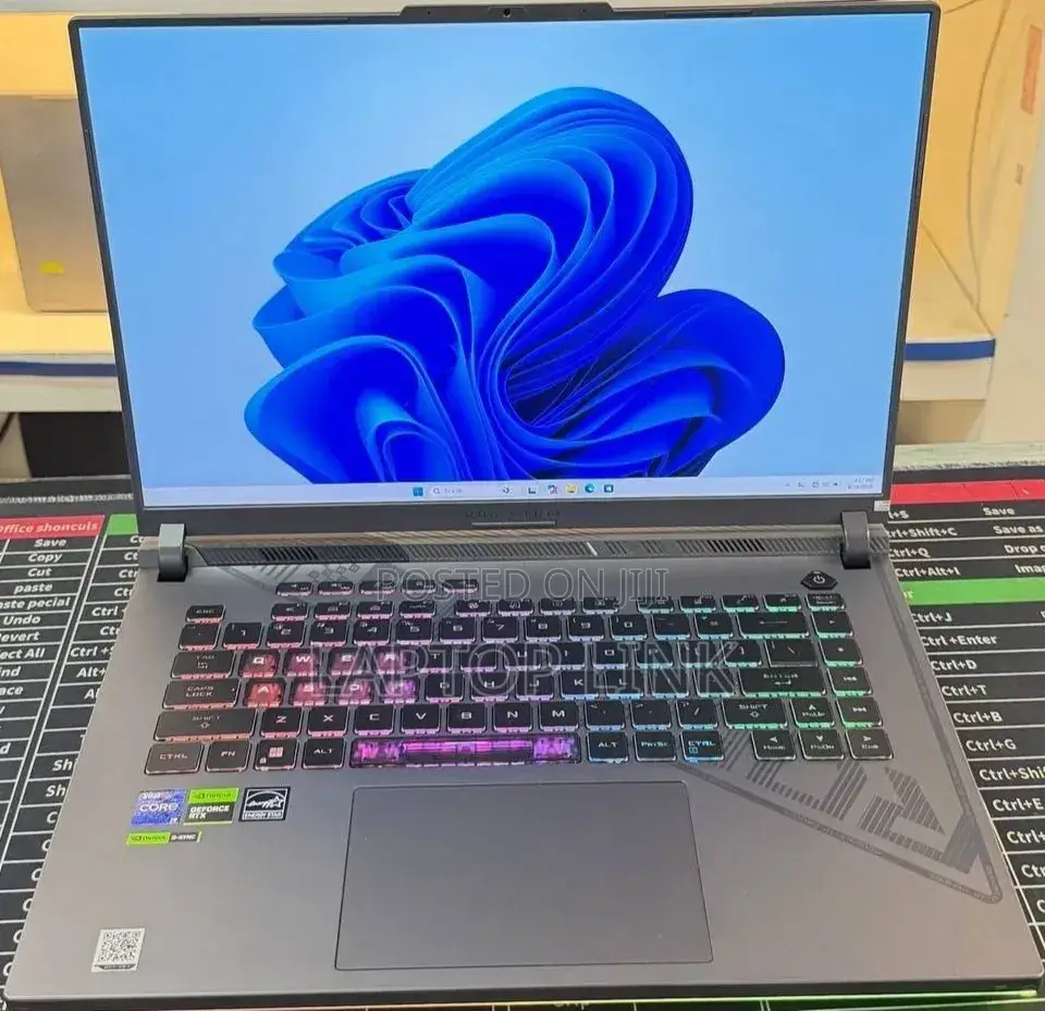 New Laptop Asus ROG Strix G15 16GB Intel Core i9 SSD 1T