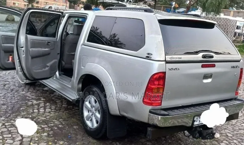 Toyota Hilux 2010 Silver