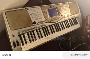 Yamaha PSR 2100 Keyboard Piano