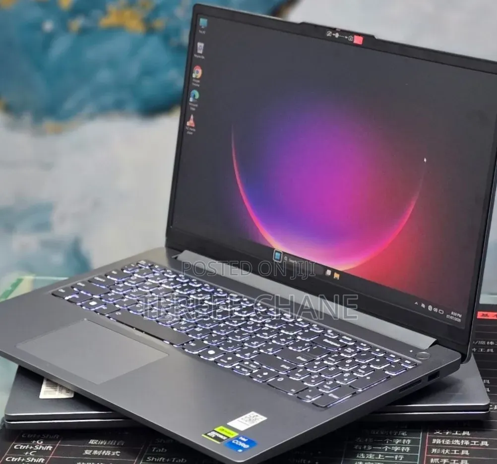 New Laptop Lenovo LOQ 15AHP10 16GB Intel Core i5 SSD 512GB
