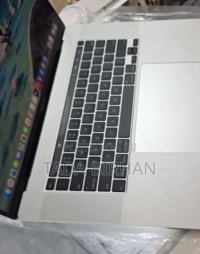 New Laptop Apple MacBook Pro 2019 32GB Intel Core i9 SSD 1T