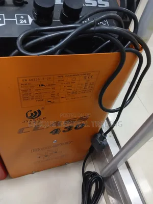 Jalile Battery Charger