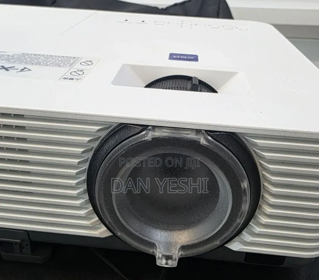 Brand New Sony VPL-Dx