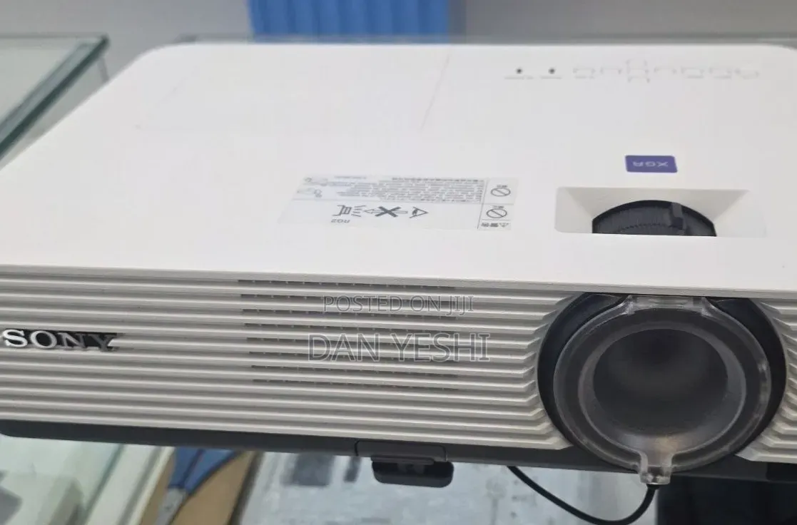 Brand New Sony VPL-Dx
