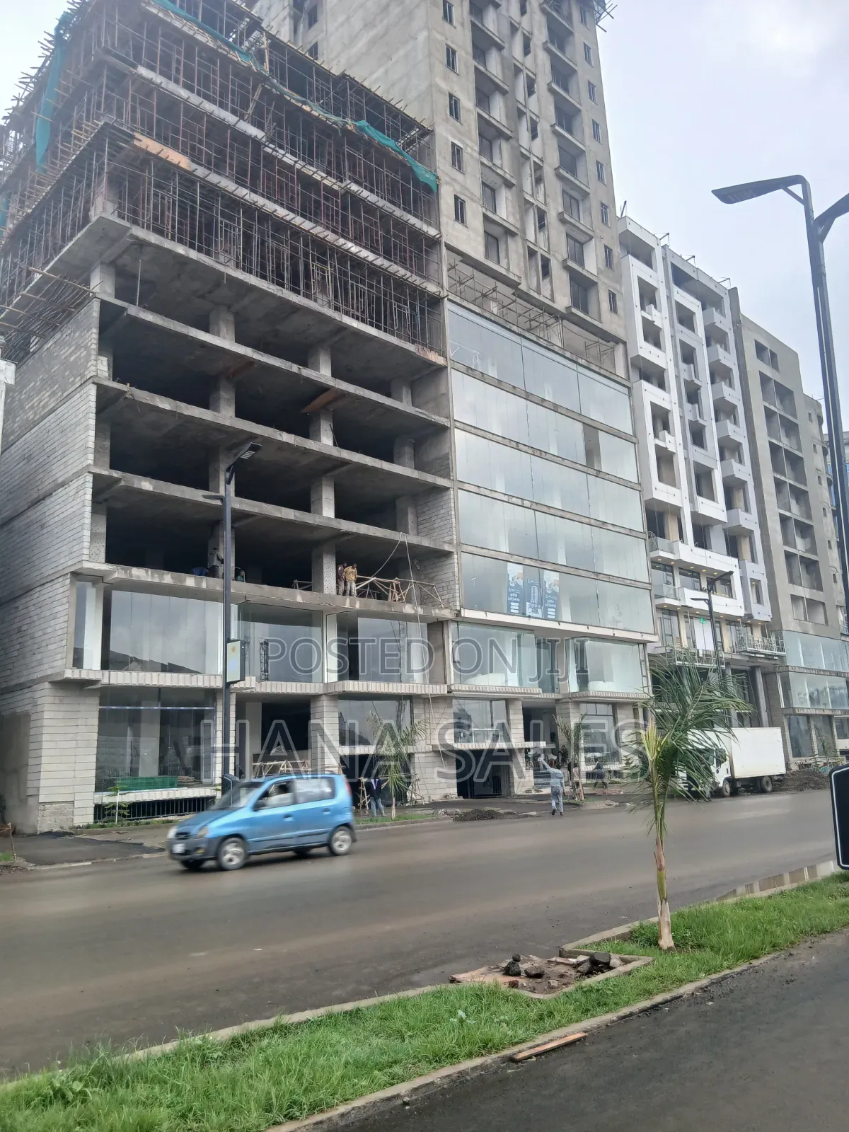 ሙሉ ጥንቅን አድርገን የምናስረክባቸዉን የንግድ ሱቆች ቦሌ ላይ እየሸጥን እንገኛለን