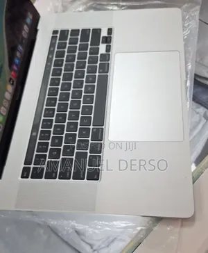 New Laptop Apple MacBook Pro 2019 32GB Intel Core i9 SSD 1T