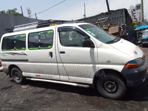 Toyota HiAce 2004 White