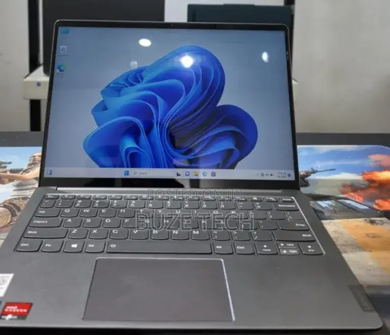 New Laptop Lenovo 16GB AMD Ryzen 7 SSD 512GB