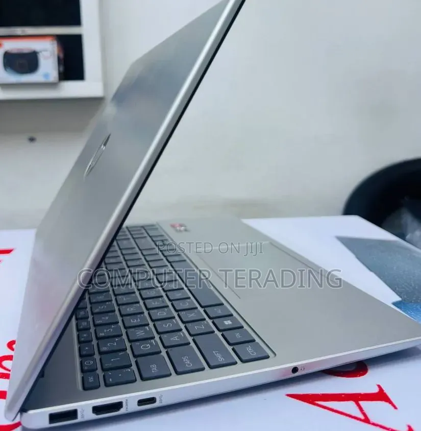 New Laptop HP Stream Notebook 8GB AMD Ryzen 5 SSD 512GB