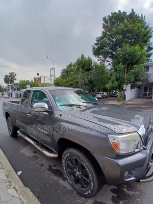 Toyota Tacoma Access Cab 2012 Gray