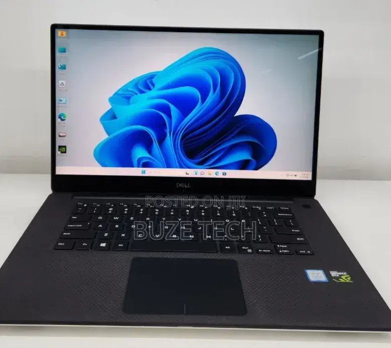 New Laptop Dell 16GB Intel Core i7 SSD 512GB