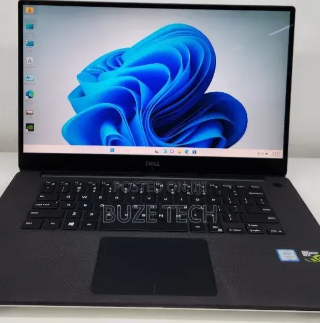 New Laptop Dell 16GB Intel Core i7 SSD 512GB