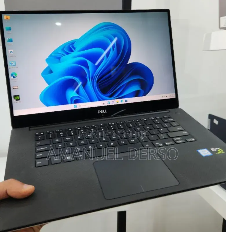 New Laptop Dell XPS 15 16GB Intel Core i7 SSD 512GB