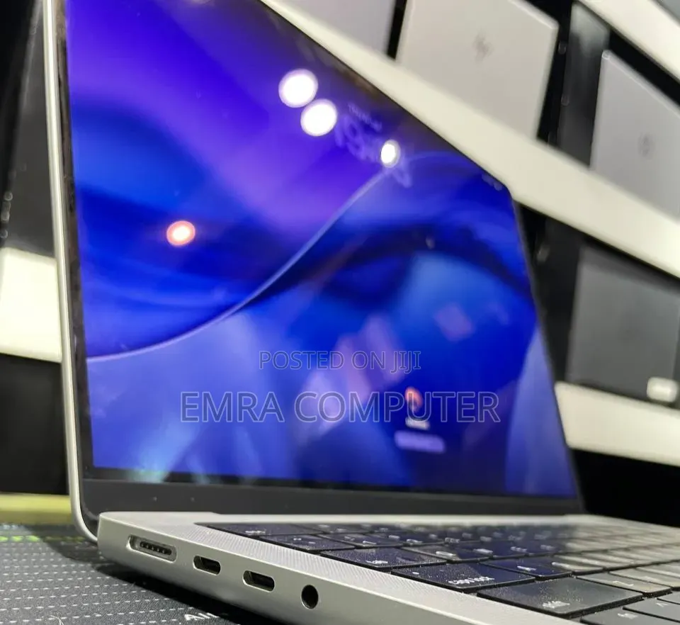New Laptop Apple MacBook Pro 2020 M1 16GB Apple M1 Pro SSD 512GB
