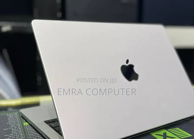 New Laptop Apple MacBook Pro 2020 M1 16GB Apple M1 Pro SSD 512GB