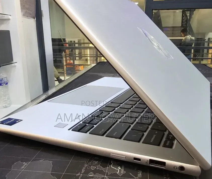 New Laptop HP EliteBook 840 10 16GB Intel Core i7 SSD 512GB
