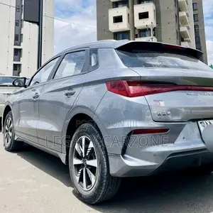 BYD E2 43 kWh 94 hp FWD 2025 Silver