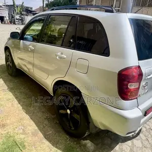 Toyota RAV4 2004 Silver