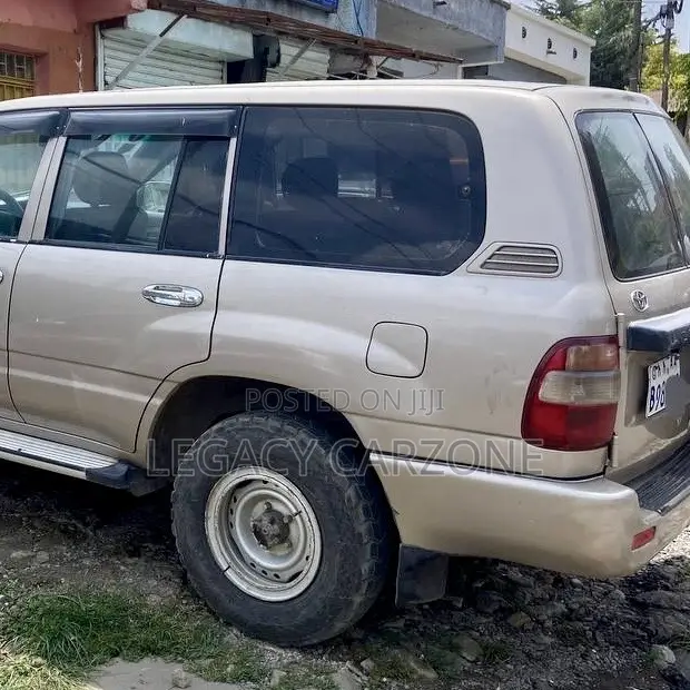 Toyota Land Cruiser 2002 Gold