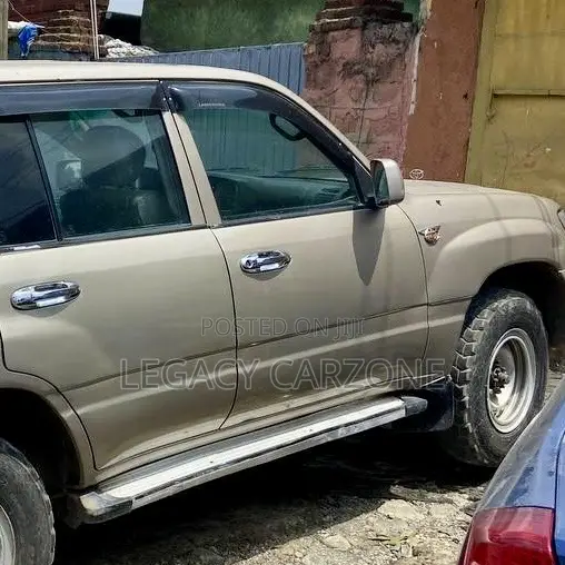 Toyota Land Cruiser 2002 Gold