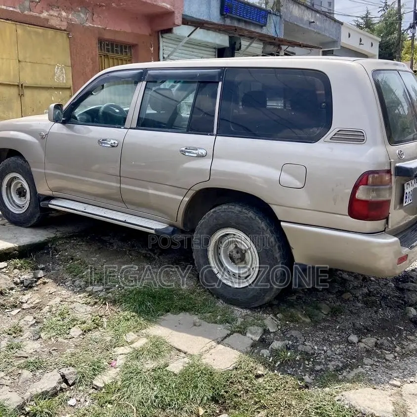 Toyota Land Cruiser 2002 Gold