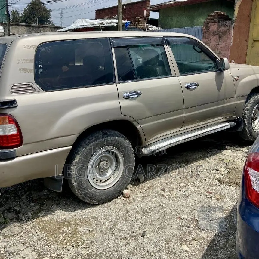 Toyota Land Cruiser 2002 Gold