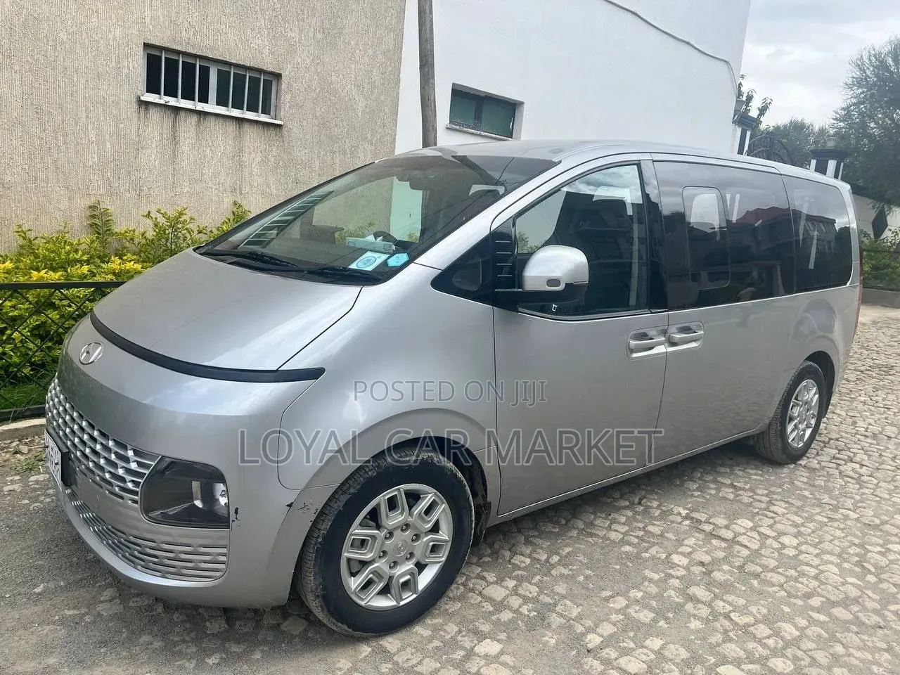Hyundai Universe 2023 Silver