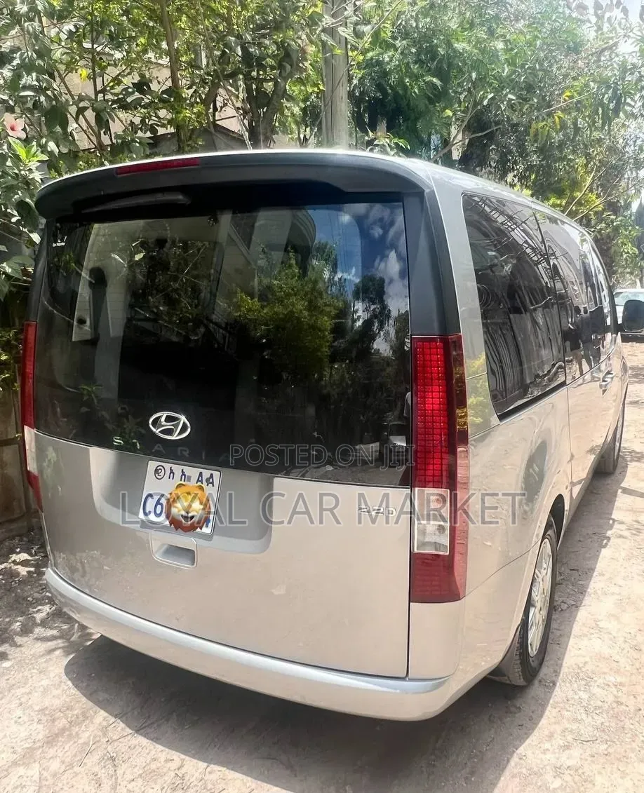 Hyundai Universe 2023 Silver
