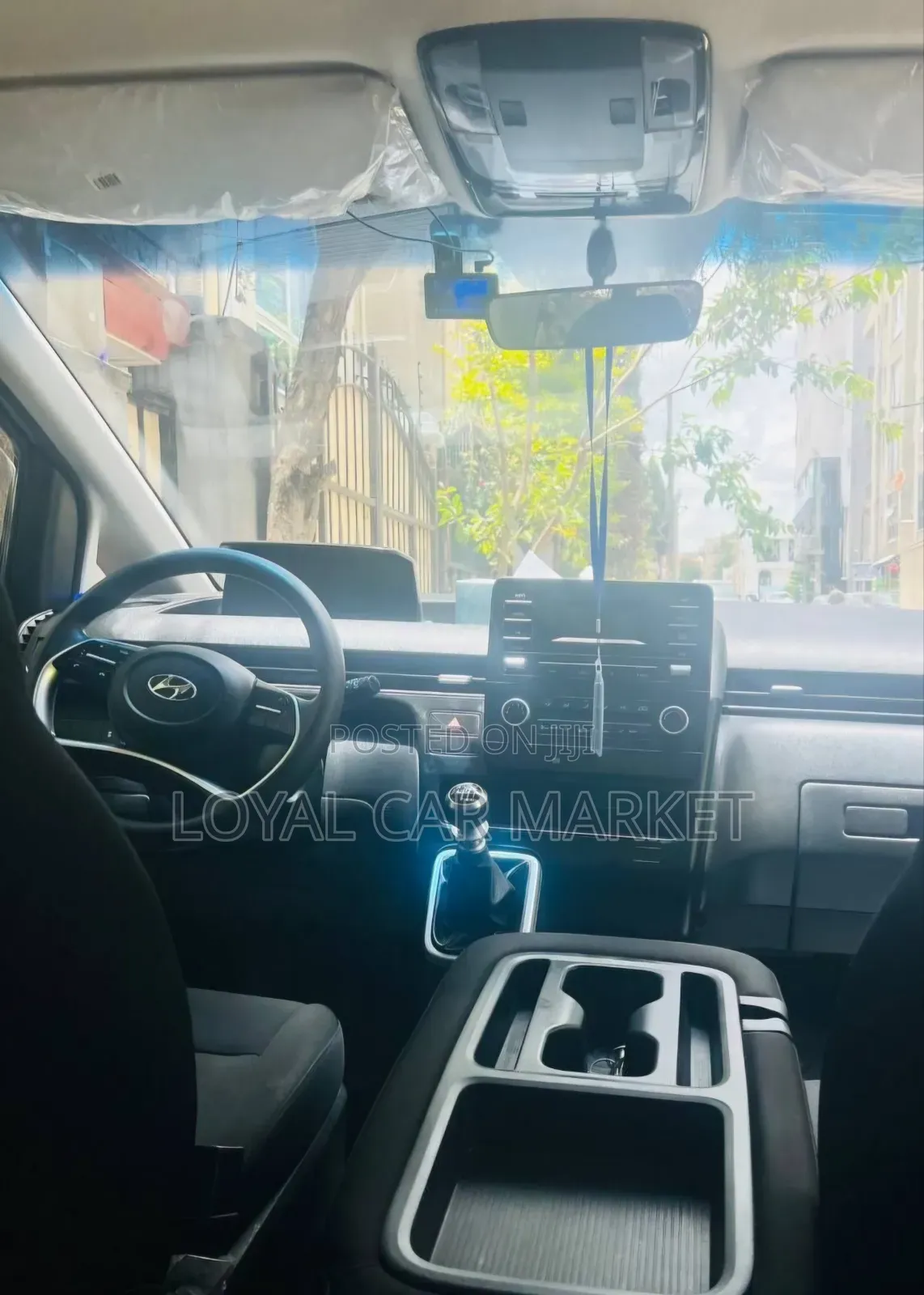 Hyundai Universe 2023 Silver