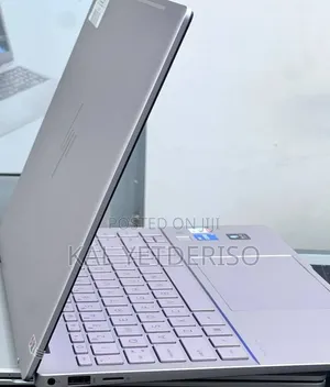 New Laptop HP Pavilion 14 16GB Intel Core i7 SSD 256GB