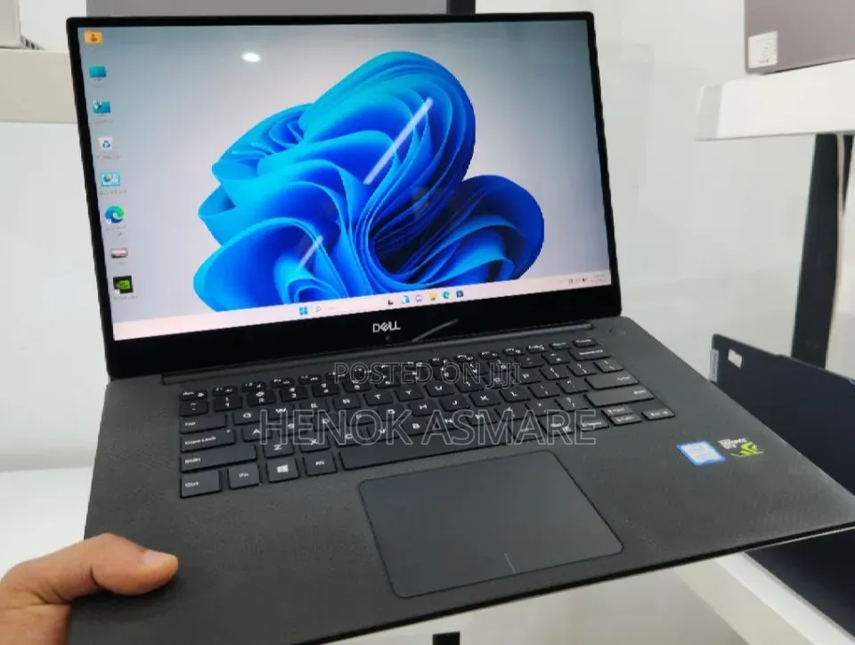 New Laptop Dell XPS 15 16GB Intel Core i7 SSD 512GB