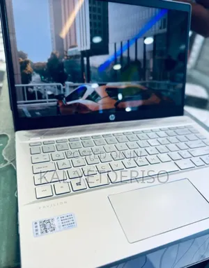 New Laptop HP Pavilion 14 8GB Intel Core i5 SSD 512GB