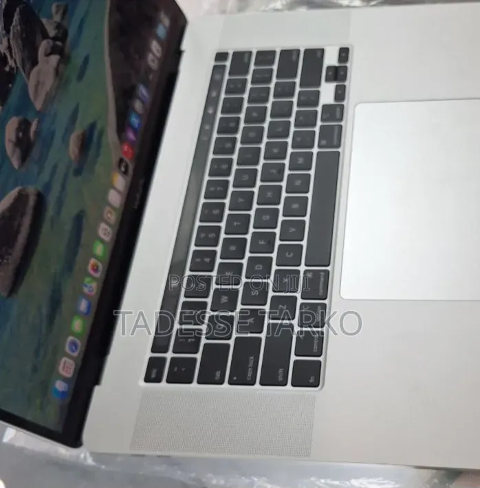 New Laptop Apple MacBook Pro 2019 32GB Intel Core i9 SSD 1T