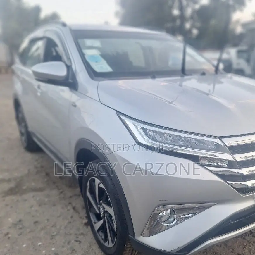 Toyota Rush 2021 Silver