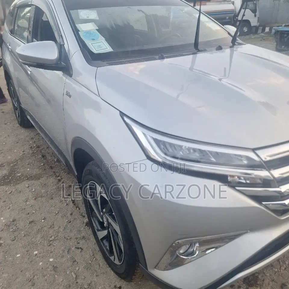 Toyota Rush 2021 Silver