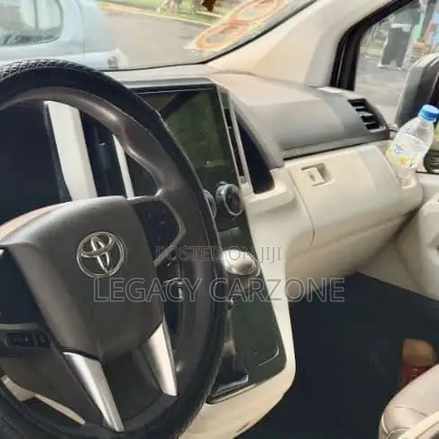 Toyota HiAce 2020 White