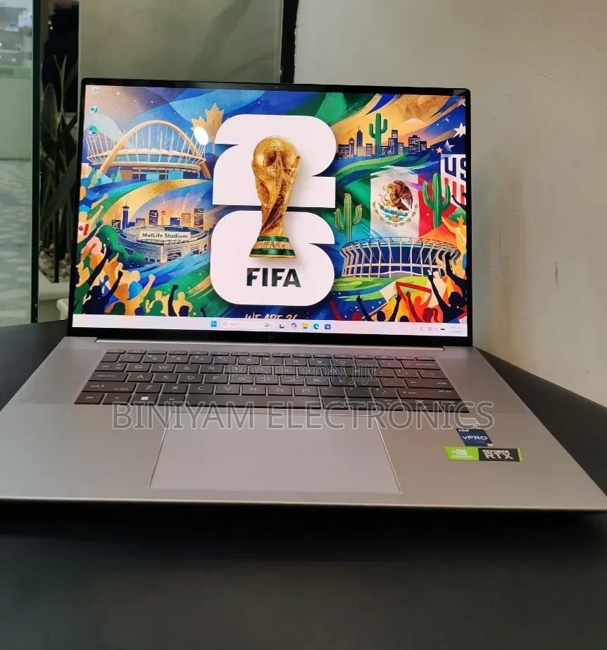 New Laptop HP ZBook Studio 16GB Intel Core i9 SSD 512GB