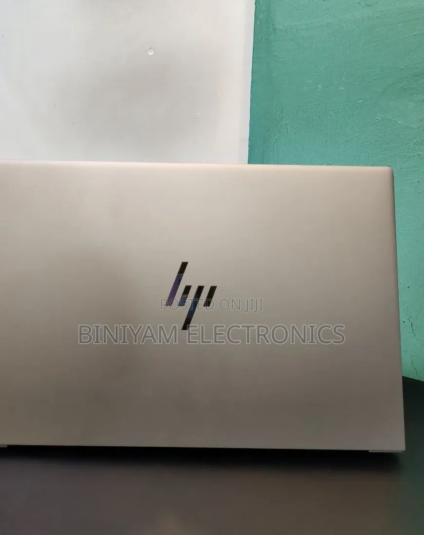 New Laptop HP ZBook Studio 16GB Intel Core i9 SSD 512GB