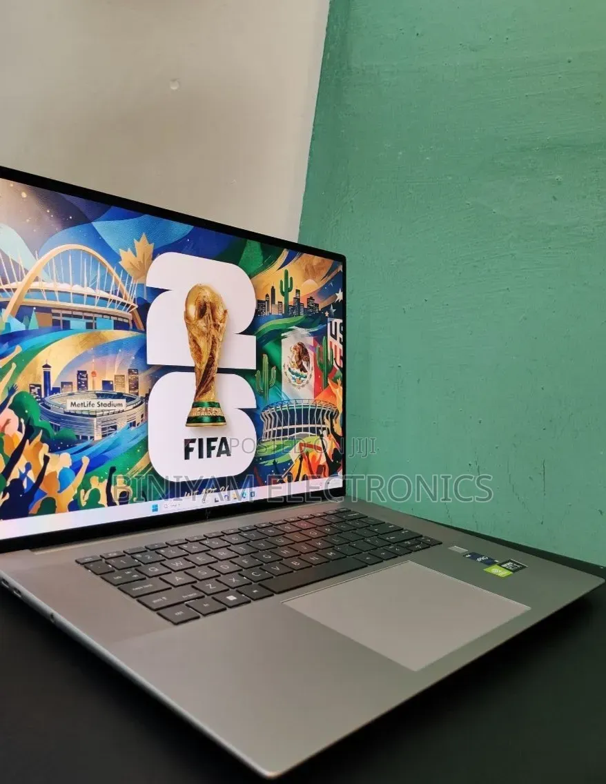 New Laptop HP ZBook Studio 16GB Intel Core i9 SSD 512GB