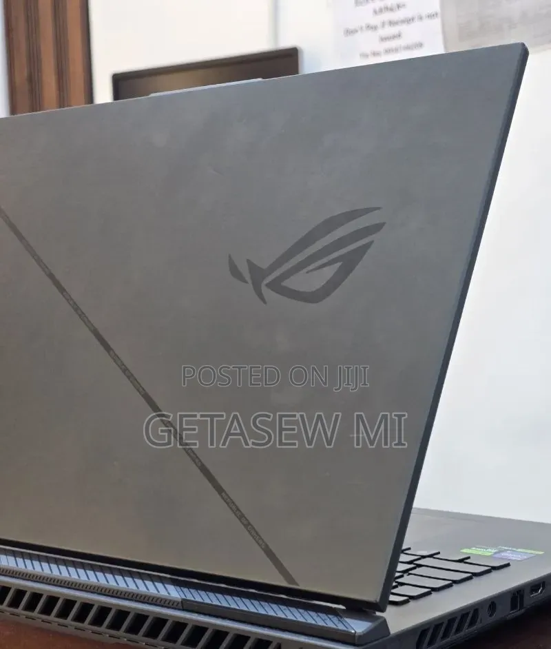 New Laptop Asus ROG Strix G18 16GB Intel Core i9 SSD 1T