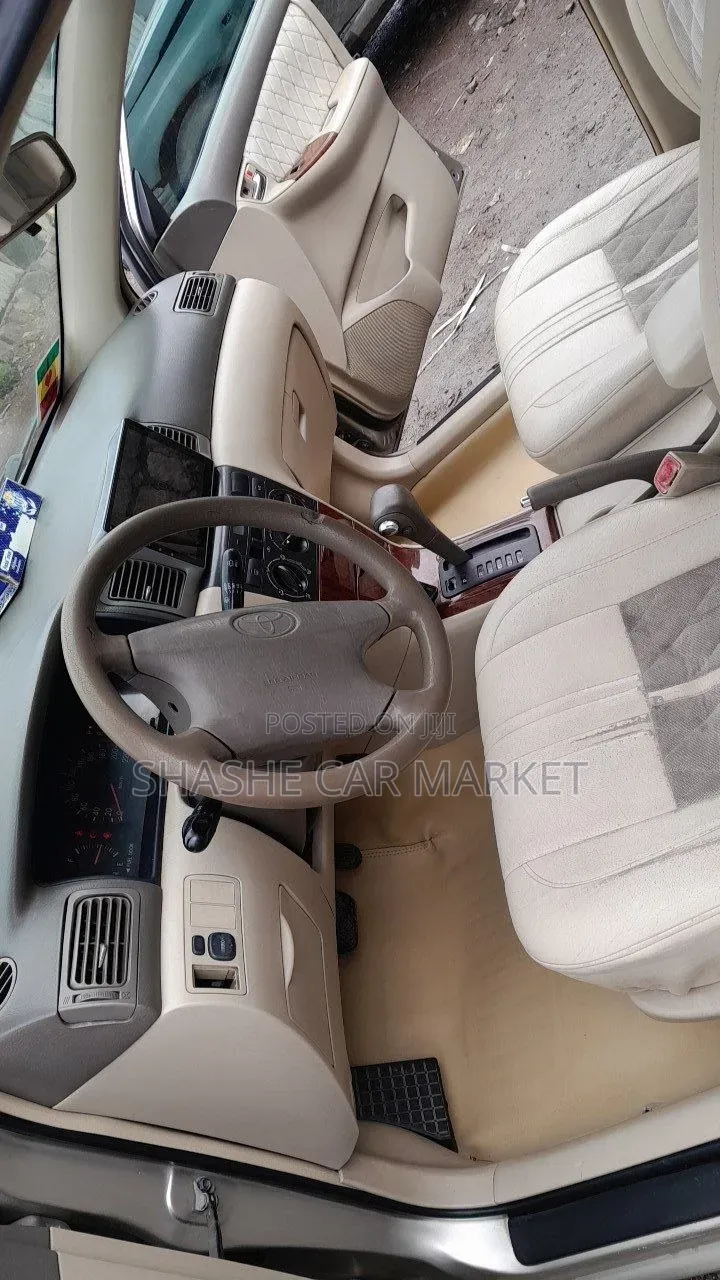 Toyota Corolla 2005 Gray
