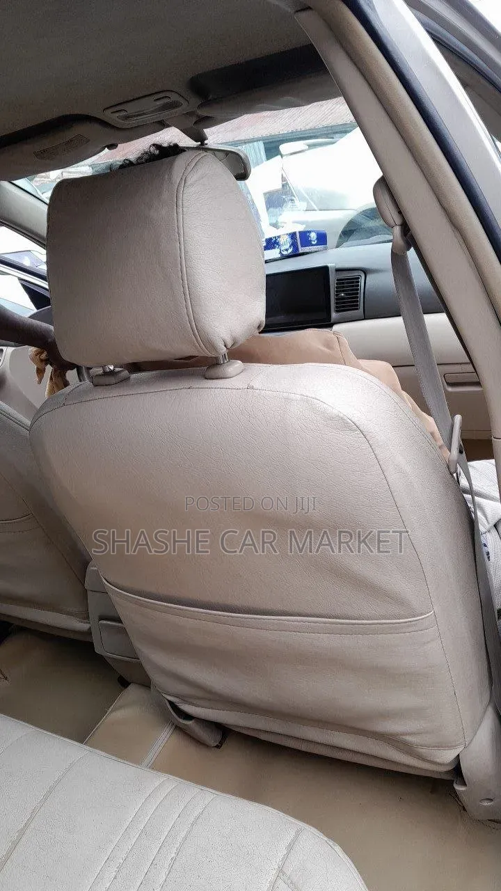 Toyota Corolla 2005 Gray